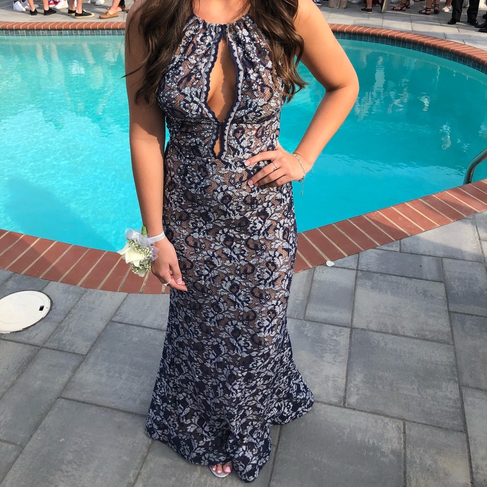 Prom dress - Picture 3 of 3
